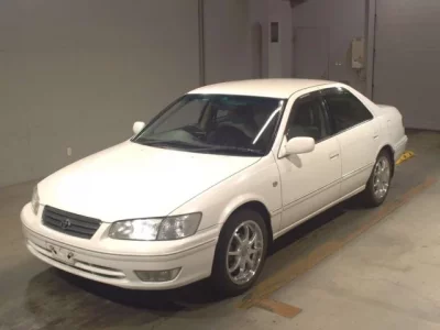 Toyota CAMRY  с аукциона в Японии