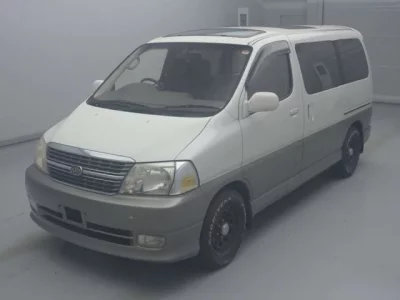 Toyota HIACE  с аукциона в Японии