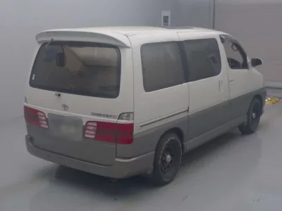 Toyota HIACE  с аукциона в Японии