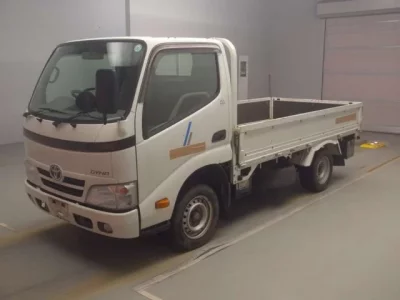 Toyota DYNA  с аукциона в Японии