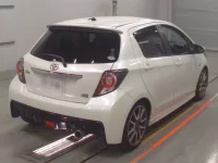 Toyota VITZ лот № 30086 оценка 3.5  с аукциона в Японии 1