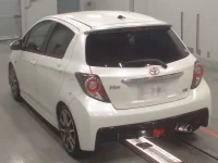 Toyota VITZ лот № 30086 оценка 3.5  с аукциона в Японии 5