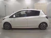 Toyota VITZ лот № 30086 оценка 3.5  с аукциона в Японии 3