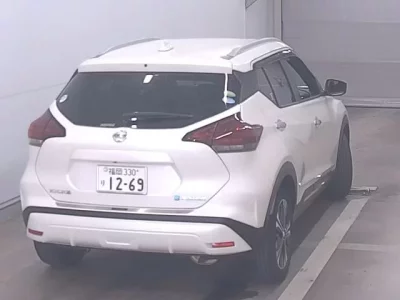 Nissan KIX  с аукциона в Японии