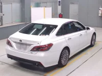 Toyota CROWN лот № 30077 оценка 5  с аукциона в Японии 1
