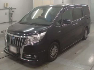Toyota ESQUIRE  с аукциона в Японии