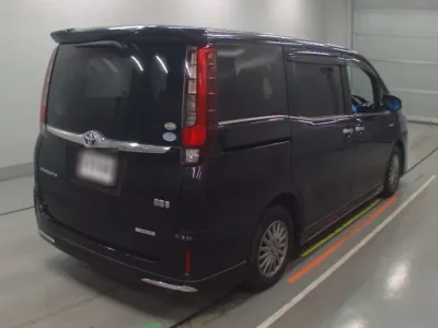 Toyota ESQUIRE  с аукциона в Японии