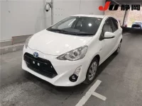 Toyota AQUA лот № 3009 оценка 4  с аукциона в Японии 3