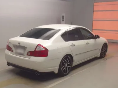 Nissan FUGA  с аукциона в Японии