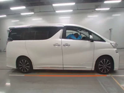 Toyota VELLFIRE  с аукциона в Японии