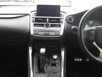 Lexus NX лот № 30104 оценка 3.5  с аукциона в Японии 8