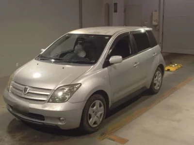 Toyota IST  с аукциона в Японии