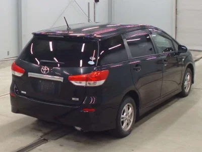 Toyota WISH  с аукциона в Японии