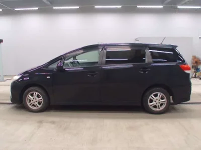 Toyota WISH  с аукциона в Японии