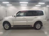 Mitsubishi PAJERO лот № 30157 оценка 3.5  с аукциона в Японии 3