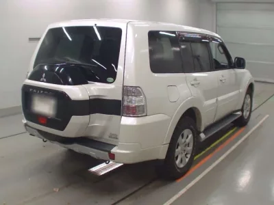 Mitsubishi PAJERO  с аукциона в Японии