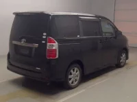 Toyota NOAH лот № 74106 оценка 3.5  с аукциона в Японии 1