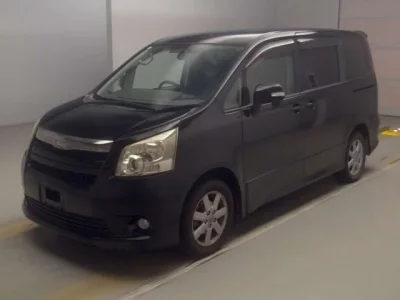 Toyota NOAH  с аукциона в Японии