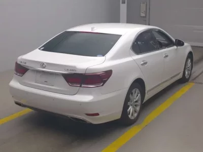 Lexus LS