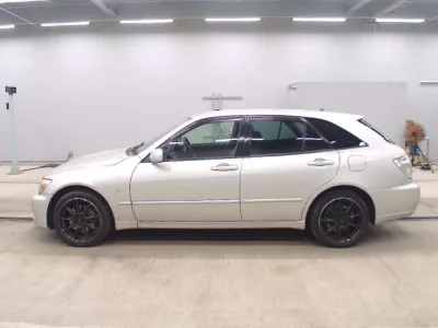 Toyota ALTEZZA WAGON