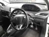 Peugeot 208 лот № 38117 оценка 4  с аукциона в Японии 6