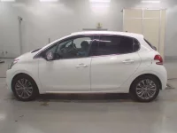 Peugeot 208 лот № 38117 оценка 4  с аукциона в Японии 3