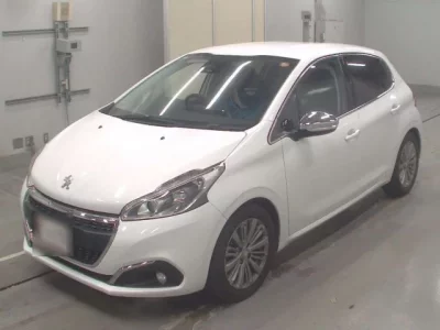 Peugeot 208  с аукциона в Японии