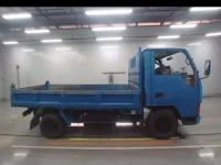 Mitsubishi CANTER лот № 30175 оценка R  с аукциона в Японии 2