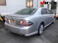 Toyota CROWN лот № 2542 оценка 4  с аукциона в Японии 5