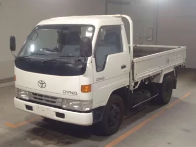 Toyota DYNA  с аукциона в Японии