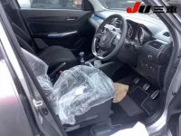 Suzuki SWIFT лот № 2543 оценка S  с аукциона в Японии 3