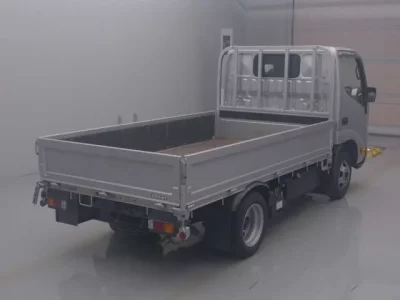 Toyota DYNA  с аукциона в Японии