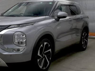 Mitsubishi OUTLANDER PHEV  с аукциона в Японии