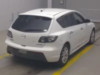 Mazda AXELA лот № 4052 оценка 3  с аукциона в Японии 1