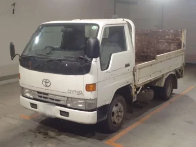 Toyota DYNA  с аукциона в Японии