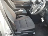 Toyota VOXY лот № 30188 оценка 4  с аукциона в Японии 7