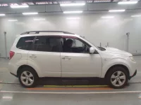 Subaru FORESTER лот № 30213 оценка 4  с аукциона в Японии 2