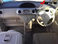 Toyota PORTE лот № 130 оценка 4  с аукциона в Японии 7