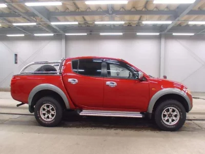Mitsubishi TRITON
