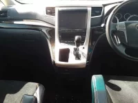 Toyota VELLFIRE лот № 30200 оценка 4  с аукциона в Японии 8