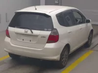 Honda FIT лот № 4095 оценка 4  с аукциона в Японии 1