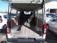Toyota HIACE VAN лот № 30213 оценка R  с аукциона в Японии 9