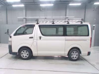 Toyota HIACE VAN лот № 30213 оценка R  с аукциона в Японии 3