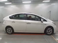 Toyota PRIUS PHV лот № 30237 оценка R  с аукциона в Японии 2