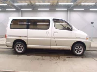 Toyota HIACE лот № 3128 оценка 3  с аукциона в Японии 2