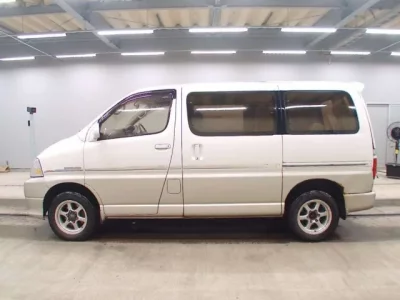 Toyota HIACE  с аукциона в Японии