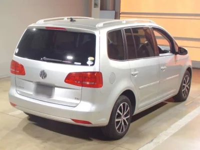 Volkswagen GOLF TOURAN