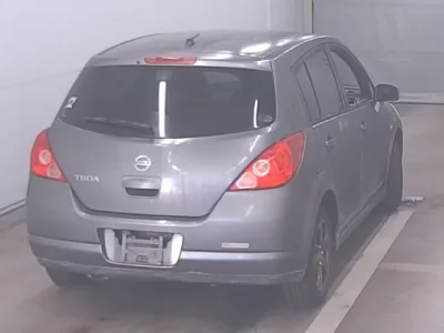 Nissan TIIDA  с аукциона в Японии