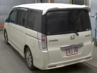 Honda STEP WAGON лот № 3072 оценка 3.5  с аукциона в Японии 1