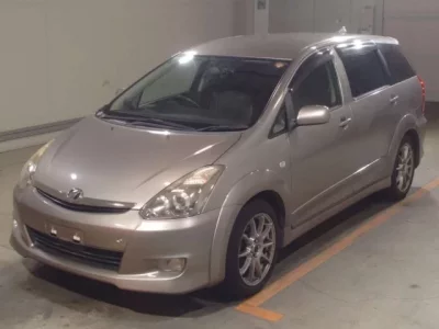 Toyota WISH  с аукциона в Японии